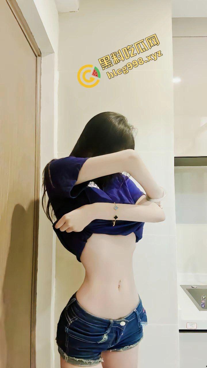 抖音小蛮腰骚逼『小冻狸』中国传媒大学最细之腰 校外被大哥看上 约操酒店后入 独家流出！-5