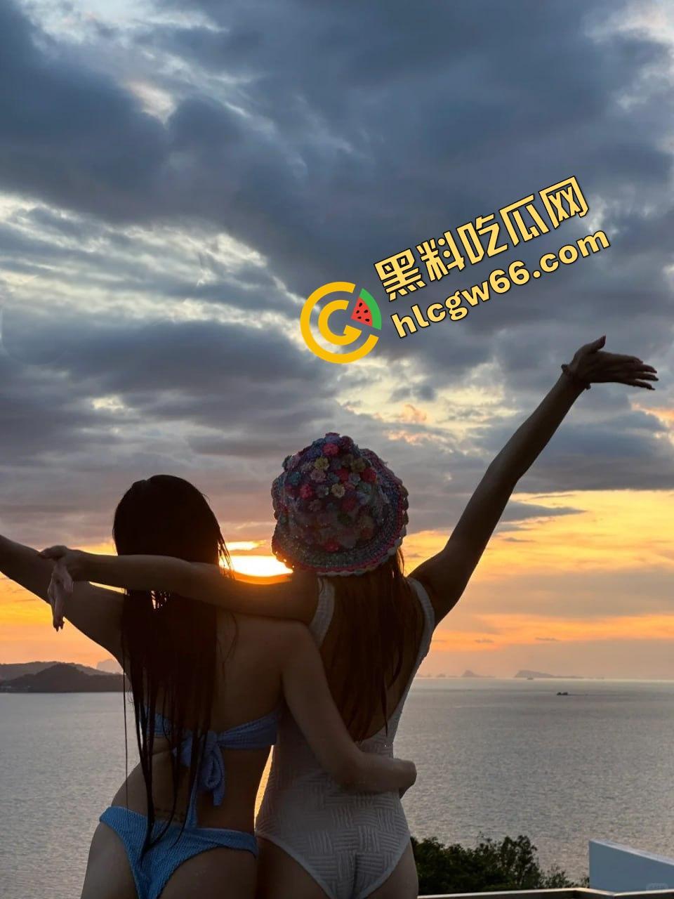 四川泸州双飞巅峰现场曝光,网红脸姐妹花主动献逼叠罗汉,一晚连干七次,猛男操疯成神!-3