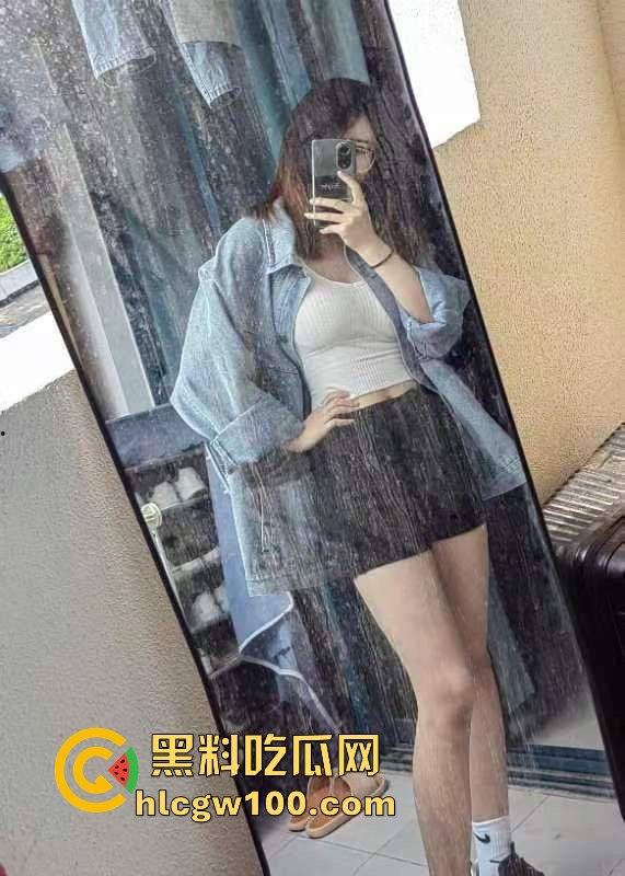 陕西酒店00后前台骚妹子『 蒋可冉 』直接成瓜友御用炮友，干完不粘人骚到骨子里，随叫随到谁用谁爱上！-3