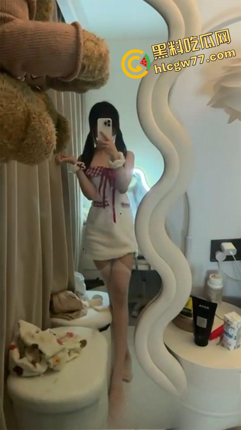 南京钟山技术学院大长腿母狗【杨和馨】174cm极品身材,背地里疯狂约炮绿了男友一脸!-12