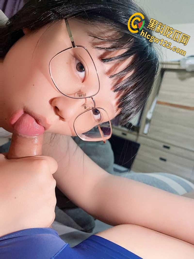 福建厦门少妇被炮友调教视频曝光，舔屌深喉功夫深厚，看人妻如何一步步的沦为性奴 !-7