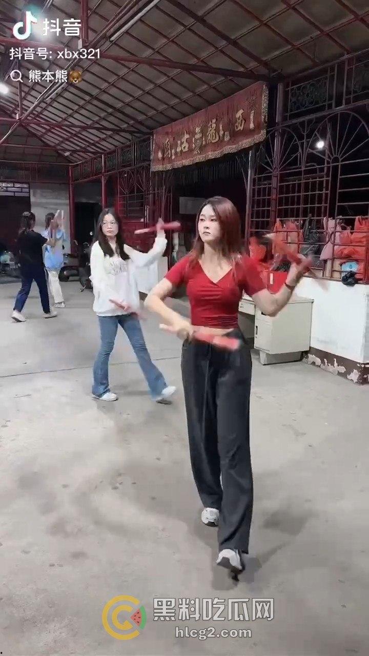 上海捉奸现场曝光！视频与聊天记录全程直播，背叛真相震撼揭晓-6