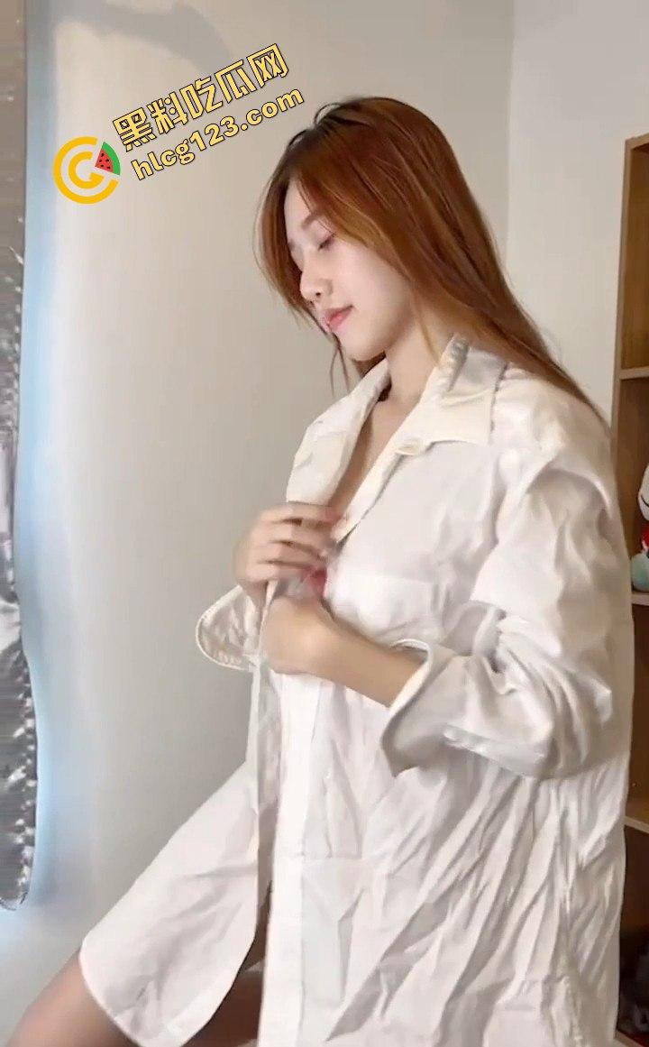 OnlyFans网红NDREAM嫩穴粉嫩，私拍啪啪口交大秀，场面火辣吃鸡不断！-4