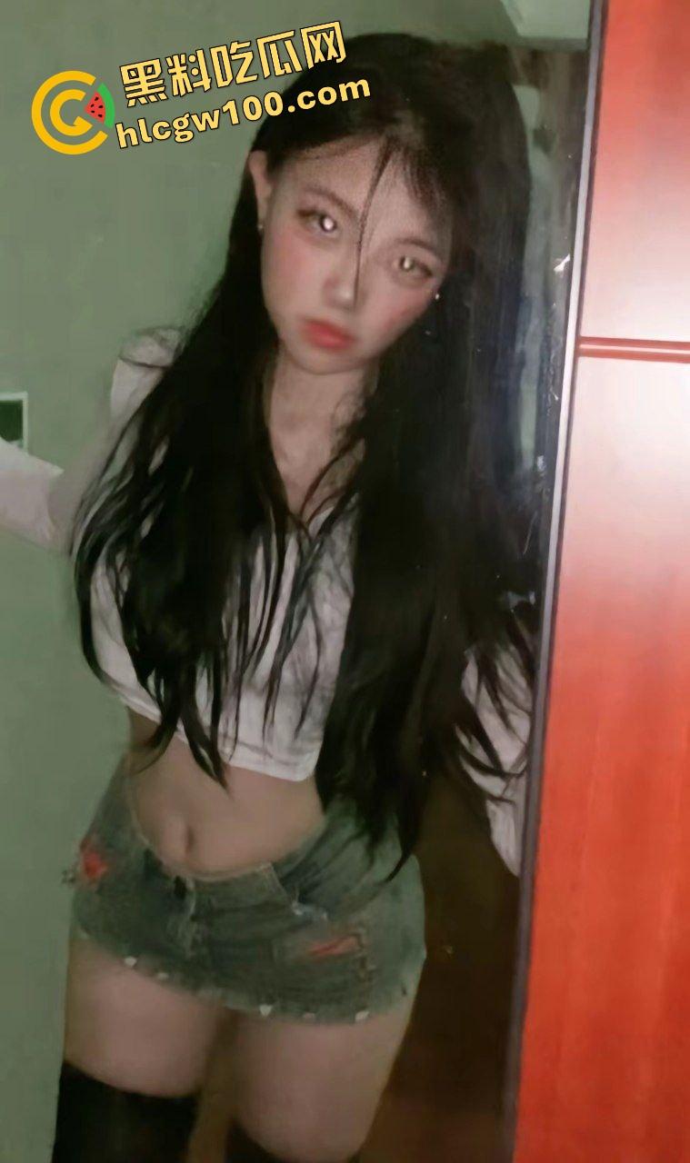 抖音极品身材御姐饥渴骚鸡『梨花蛇』短牛仔镜前诱惑口交舔鸡，扶床暴力后入猛怼骚臀！原创独家曝光流出！-2