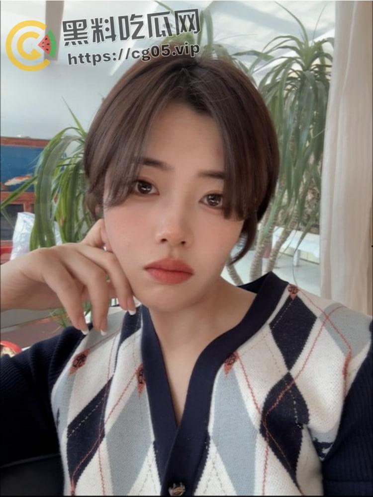 包头母狗【高雅茹】趁着老公出差 约炮网友玩内射 被老公发现的时候逼都肿了-1