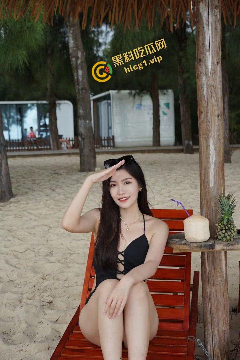 海南琼海人妻反差母狗『江晨』与男友房间后入爆操！骚语淫叫不断！-3