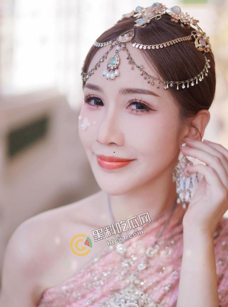 拥有仅32名粉丝的台湾网络红人华华，其私密滚床单视频意外流出，网上炸锅！真相究竟如何，这位潜力新星能否逆风翻盘？-13