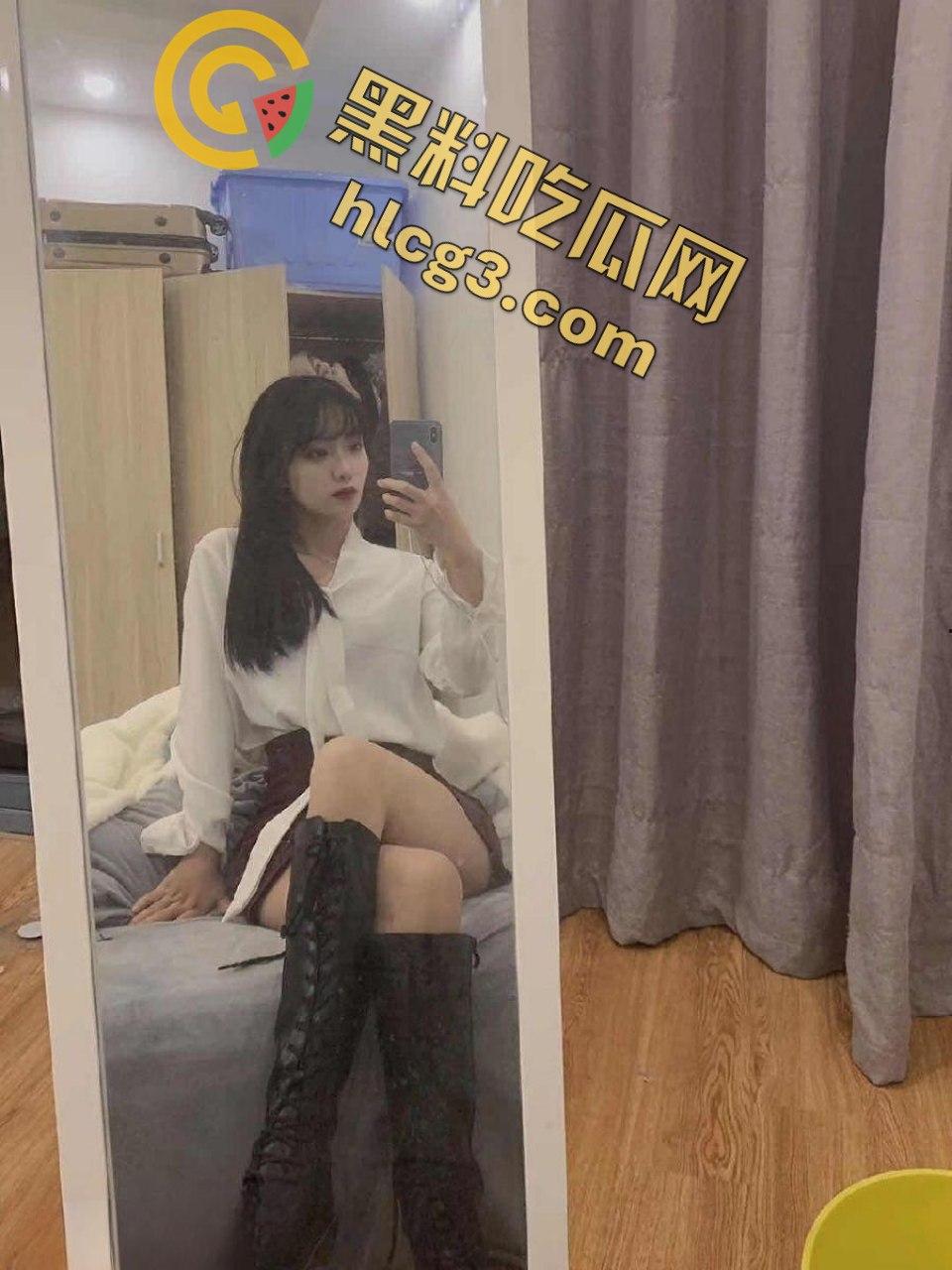 情侣自拍泄密！对镜自慰发给男朋友，男主鸡巴竟然有点短-4