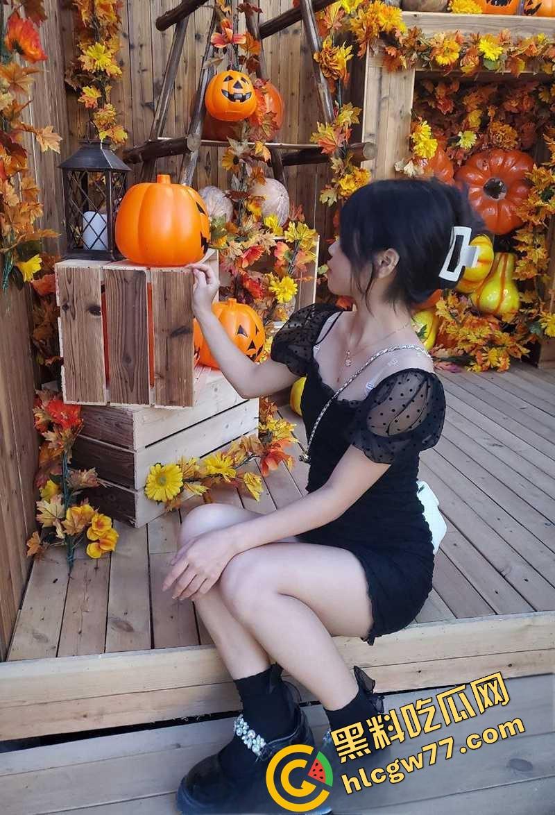 白月光脸淫猫身，清纯小妹【娜雪】被大叔玩成骚货，搂腰爆操蜜穴喷水，露出自慰爽到翻白眼！-5