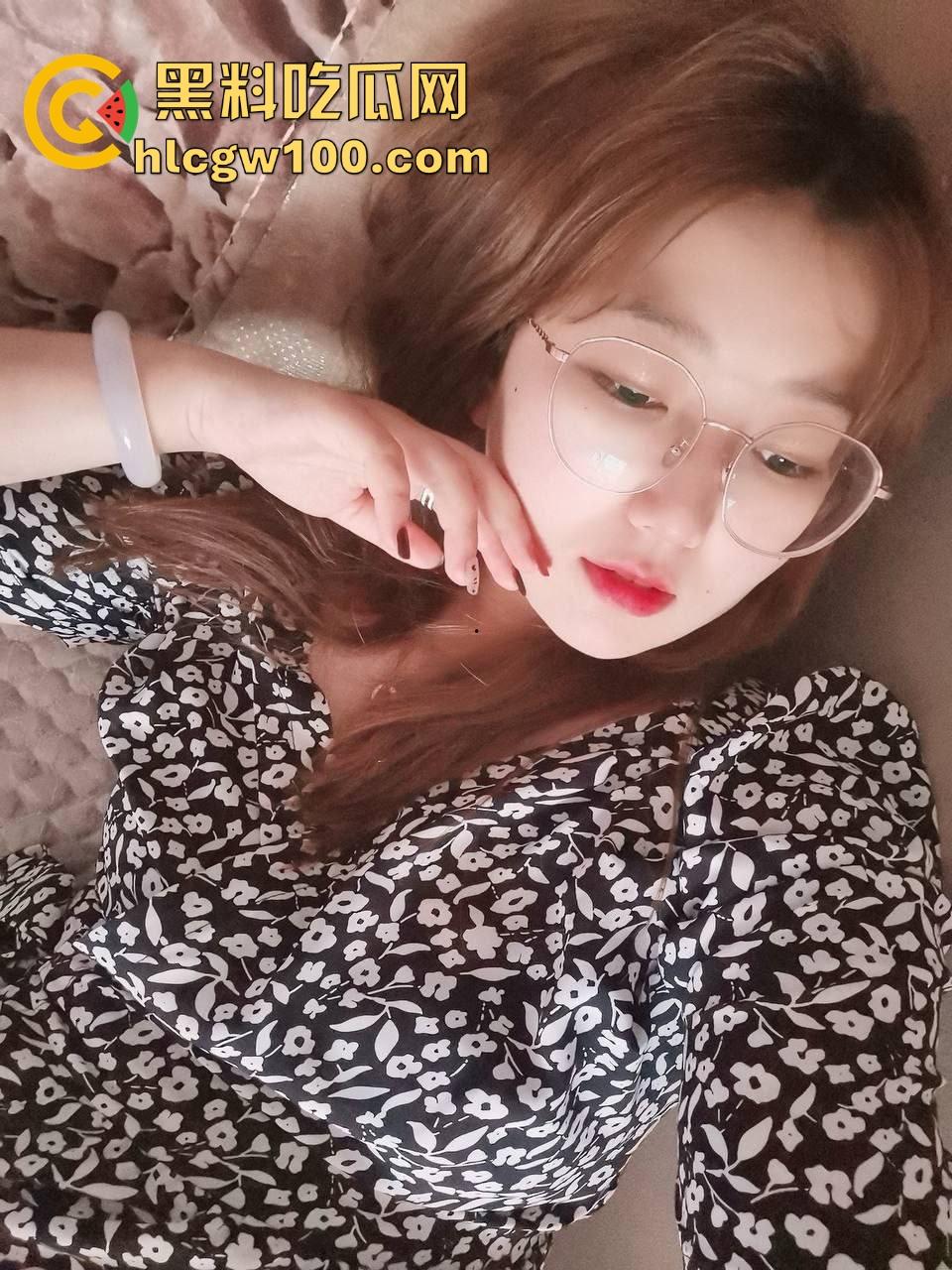 学生下课激情上演楼道口爆，下课十分钟都不放过，楼道口活展示1分钟搞定，剩下时间还能谈情说爱！-3