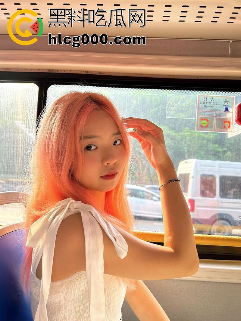 湖南医专母狗【谢妹妹】，大奶翘臀极品学生妹，上了大学放飞自我，约炮体育生学长，自慰视频曝光！-5