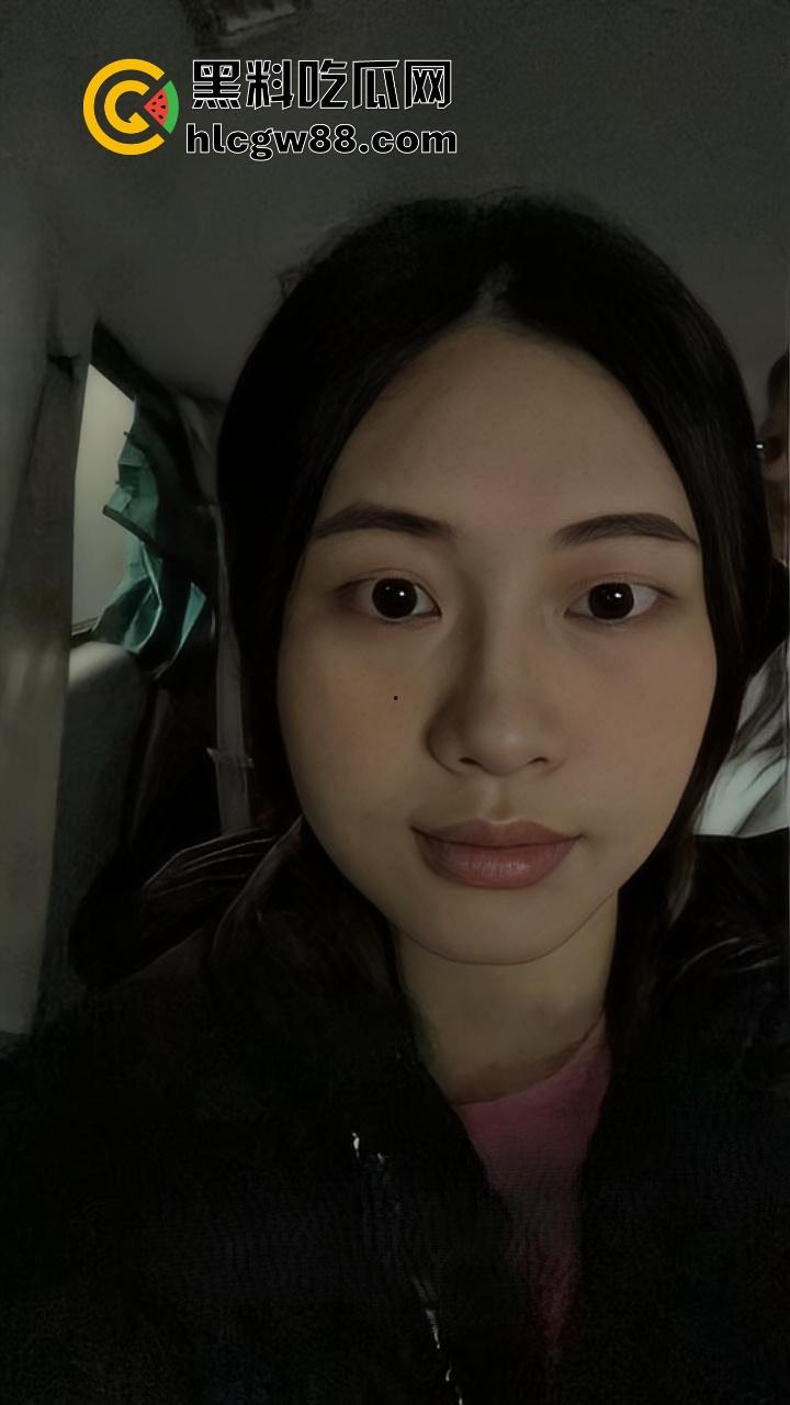 杭州浙商银行【周夏雪】职场白领变性瘾母狗，爱玩3P背着男友约炮，被内射后骚逼还想要！-5