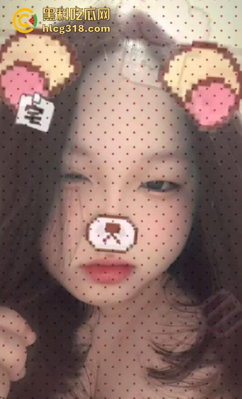 浙江金华韩小骚货【林依依】抖音【超想吃芋泥诶】自慰视频曝光，童颜巨乳自慰骚穴白浆拉丝极为骚浪！-5