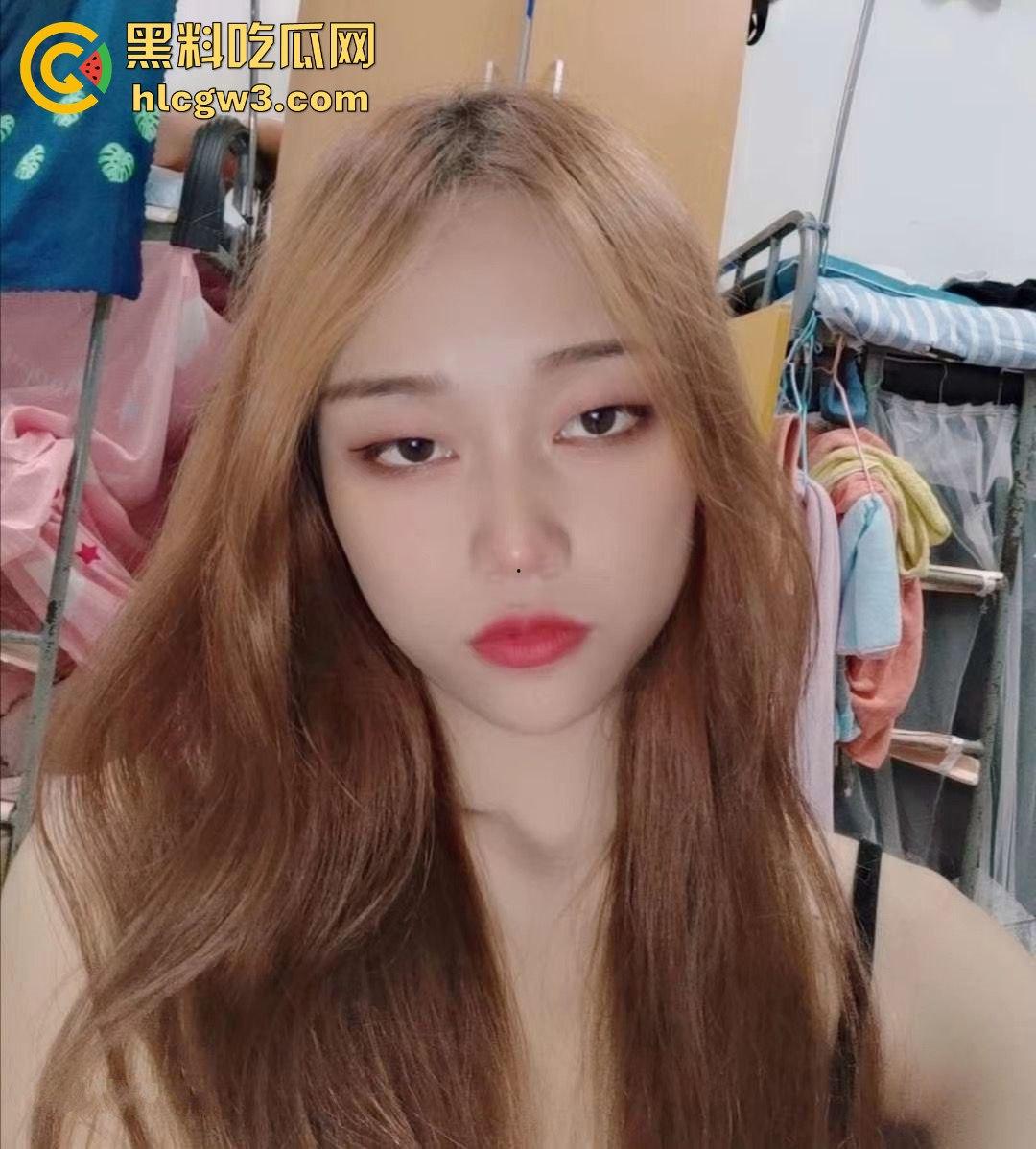 西安交大清纯校花【黎诗雨】私密自拍外流！清纯脸蛋配骚浪劲儿，男友大棒伺候叫声销魂惹全网嗨翻！-2