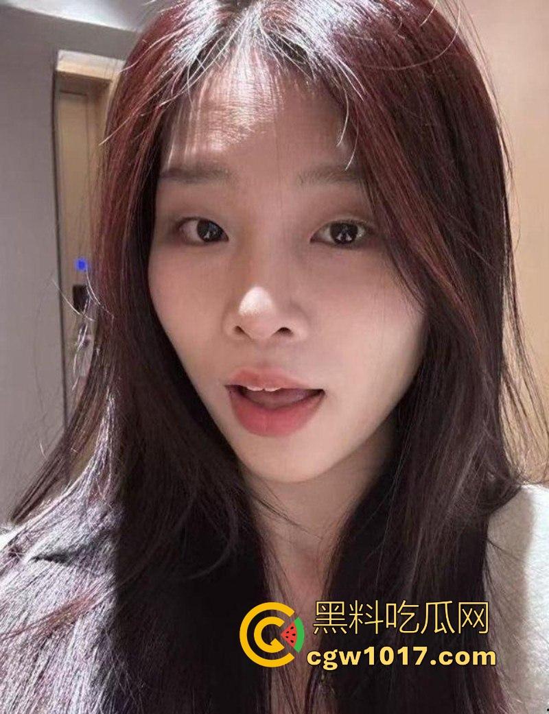 广东工业大学淫荡学姐【温语】在线自慰勾引！脸穴同框扣穴自慰翻白眼，天生炮架母狗，渴望大屌猛插浇灭饥渴欲火！-5