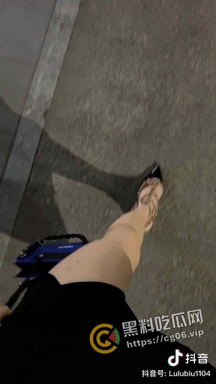 开盒抖音三百万身材博主【卢卢biu】首次露脸公开 史诗级照骗 好悬没给我牛牛吓萎了-6