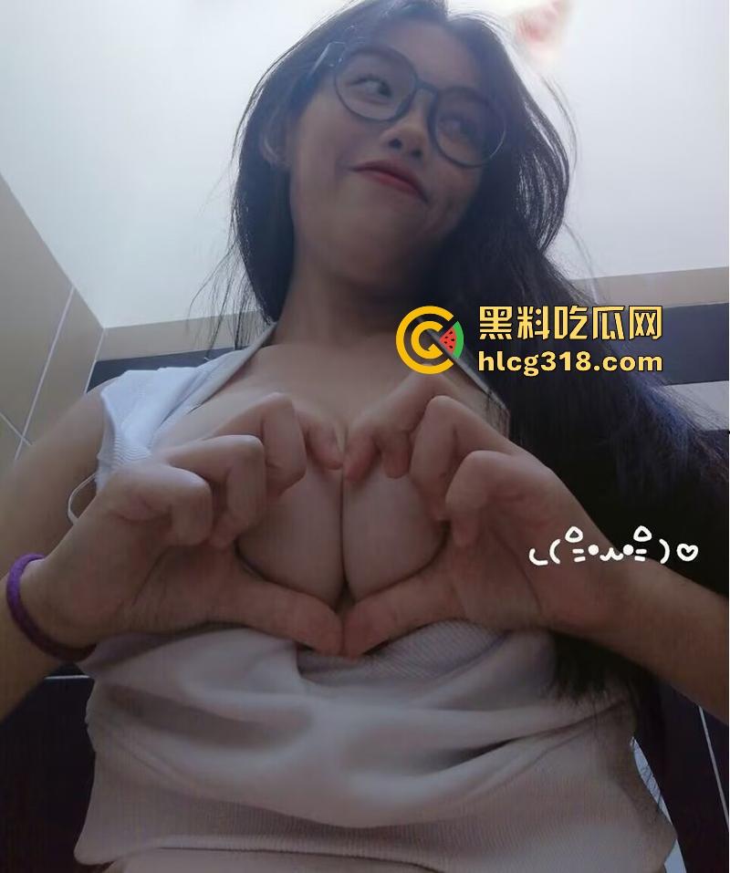 湖南清纯学生妹 【苏芷莹】 裸聊做爱视频曝光！白嫩眼镜少女淫荡自拍，无套后入极品巨乳诱惑至极！-4