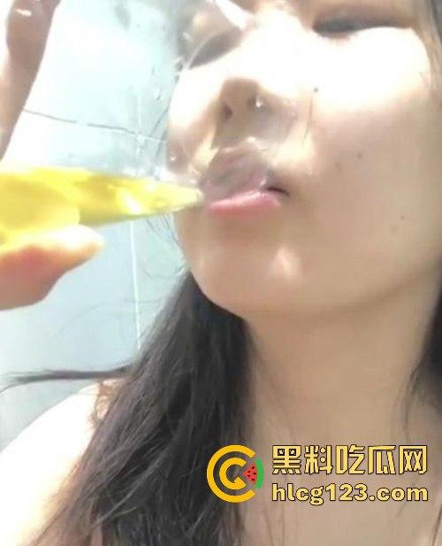 美国加州大学『赵敏璇』反差视频流出！清纯女神成了调教奴，SM抽打喝尿样样来！-7