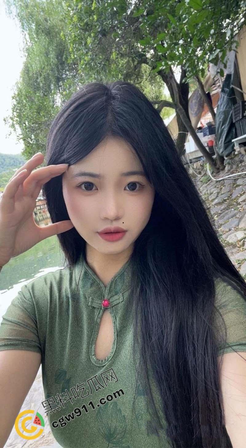 清纯学生妹【袁舒蕾】三日淫旅戏倾城！黑丝耍浪深喉吸飞，粉穴高潮连连淫水横流，疯狂做爱不分昼夜-1