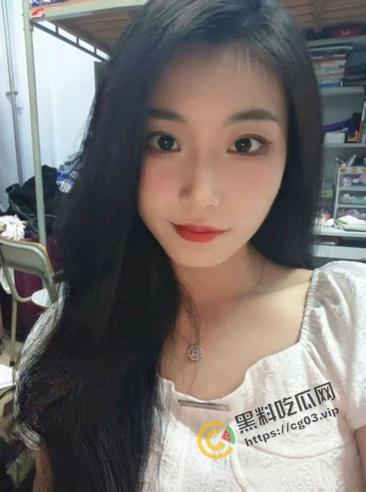 成都文理学院学姐 神似徐冬冬 被同校学弟 灌醉带到酒店一日游  早上清醒直接女上位开始摇摆-2