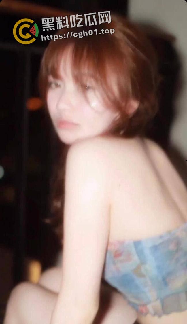 香港华仁书院母狗女学生【杨铃慧】被曝光 深喉到底翻白眼 自己动起来像小马达-1