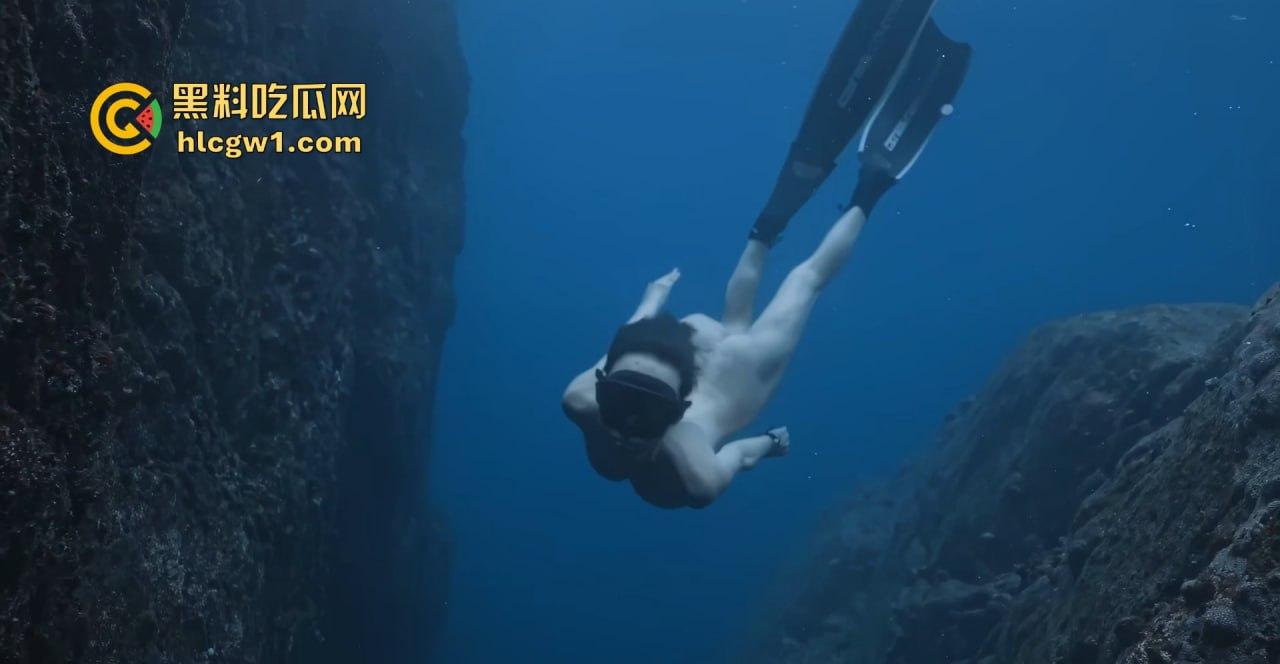 山东青岛妹子水底裸泳视频流出！清纯美人身姿曼妙，水中婀娜，看得人身心愉悦！-3