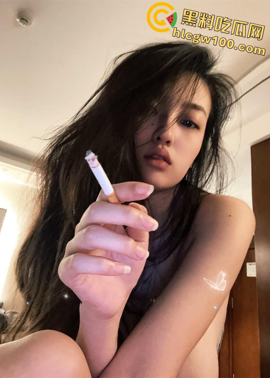 极品骚母狗抖音4.8W粉丝【Aying】与男友性爱视频泄密，爆口深喉，打桩机激情后入，巨乳娇颤-3