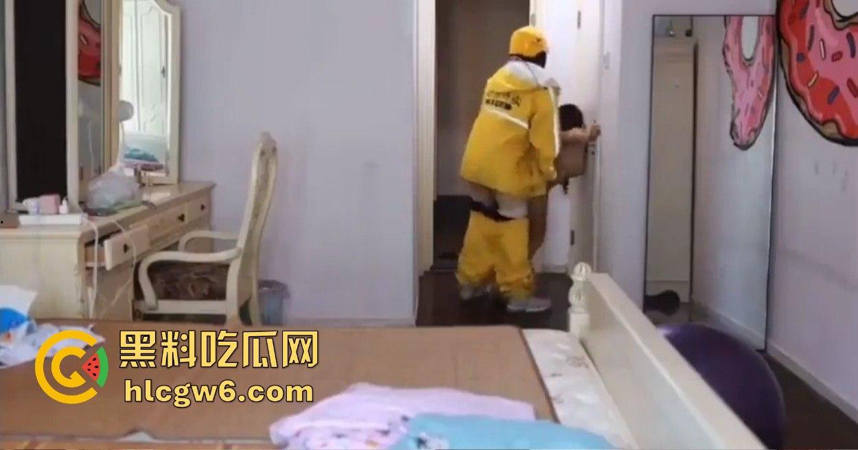 美团宣传片送炮小哥出新高度，剧情堪比三级片，男主日完逼拔屌无情跑得比外卖还快，裤子穿好全程不带犹豫！-1