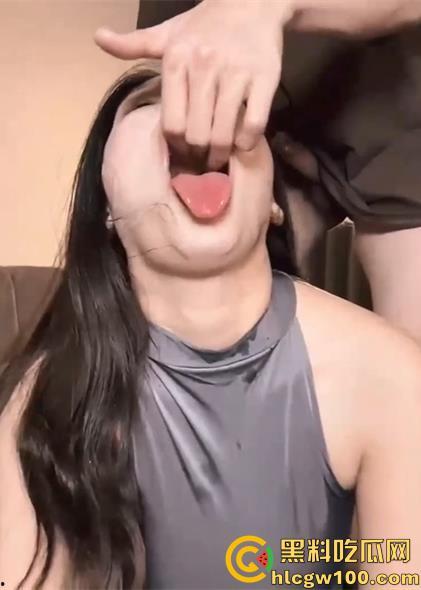 极品骚母狗抖音4.8W粉丝【Aying】与男友性爱视频泄密，爆口深喉，打桩机激情后入，巨乳娇颤-16