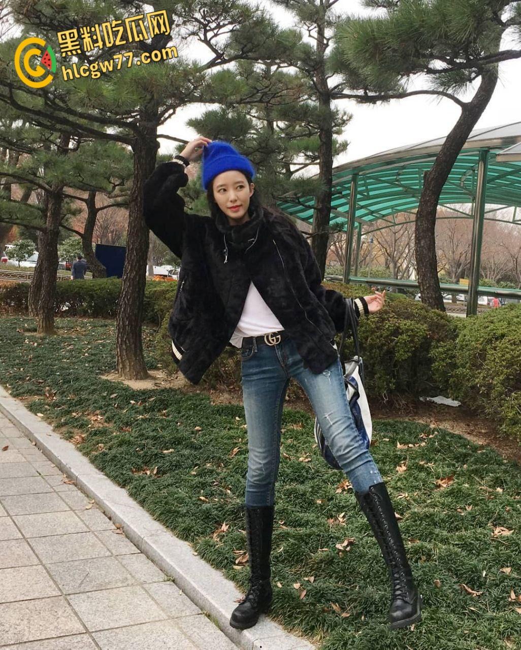 韩国风骚人妻露脸自拍，长腿反差尤物情趣诱惑，淫叫水多掀情欲巅峰！-2