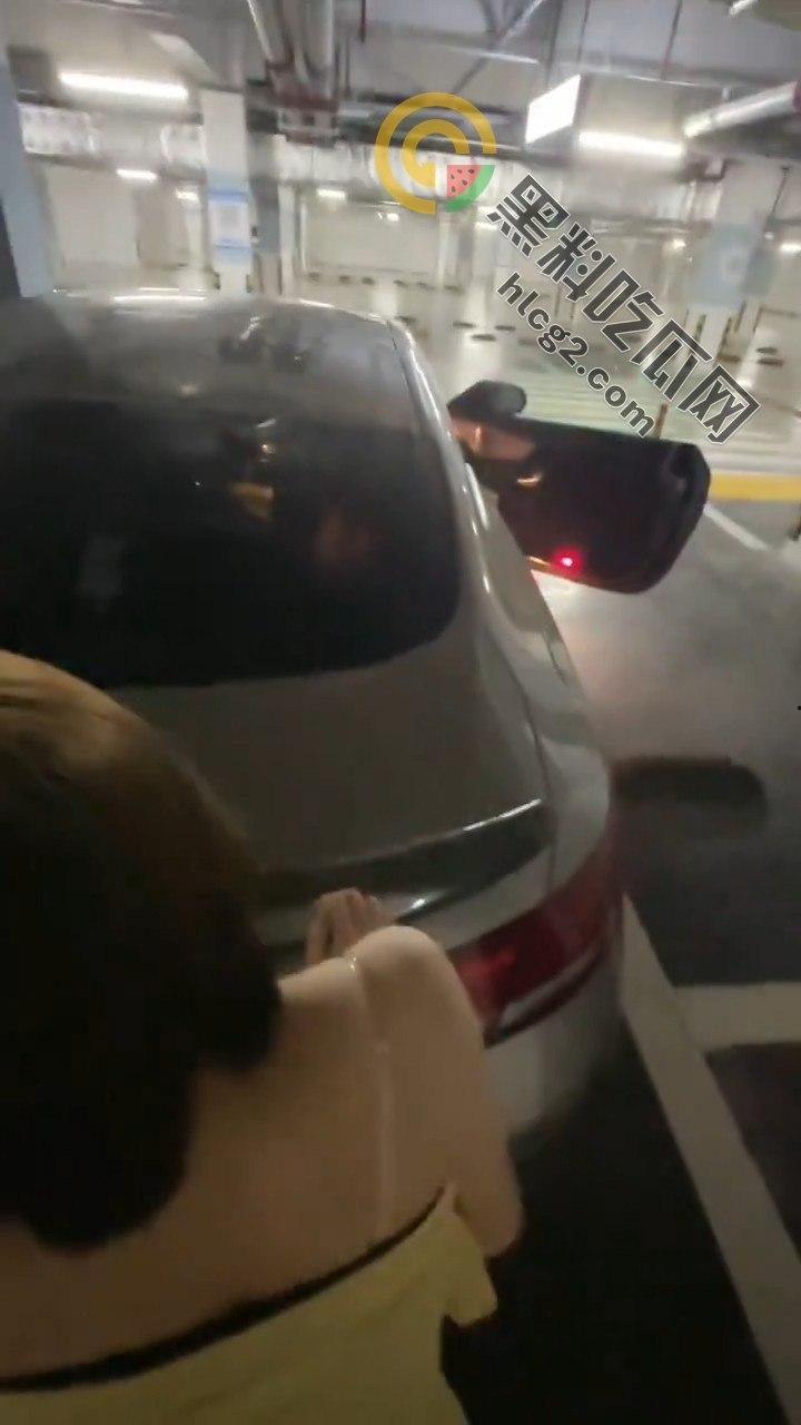 19厘米大鸡巴运动员，专调教高品质黑丝高跟女，视频揭秘！-9