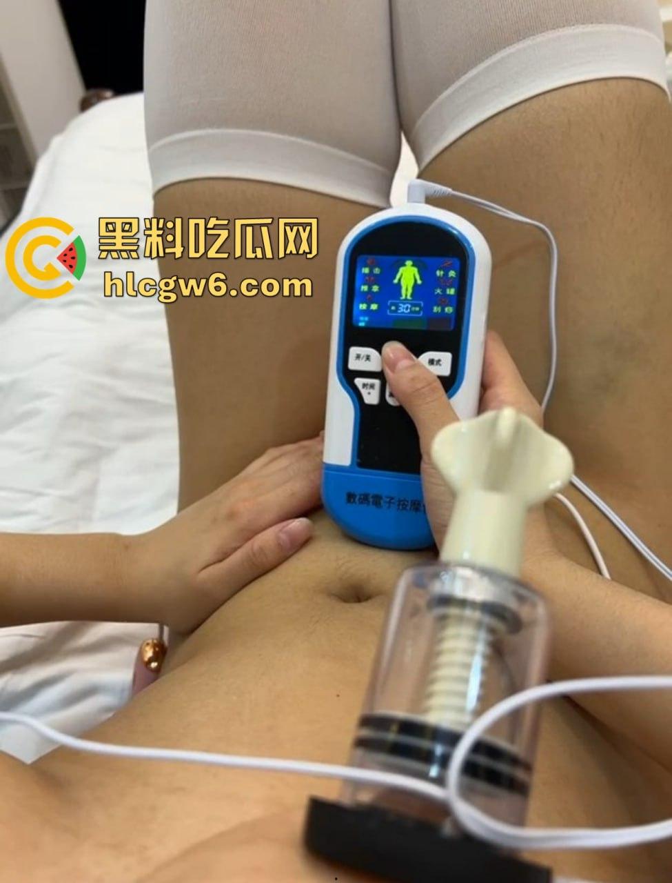 骚逼的奶子湿气太重 电子拔罐器全力以赴吸出新花样 这奶子湿气重得要通上电疗？乳腺湿气太重还是太骚？-9