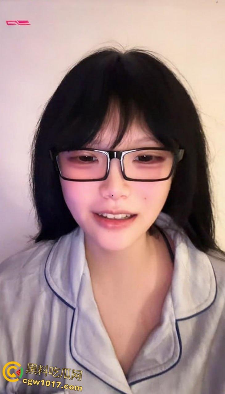 抖音巨乳网红【礼大王】，花臂花腿逆天豪乳，多种道具轮番猛桶嫩穴，阿黑颜淫荡自慰高潮喷射！-2