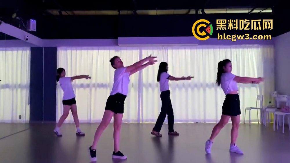 浙江宁波白富美网络征婚 结婚就送“30年未使用的全新处女膜”一个 婚前不让碰 婚后才能操-6