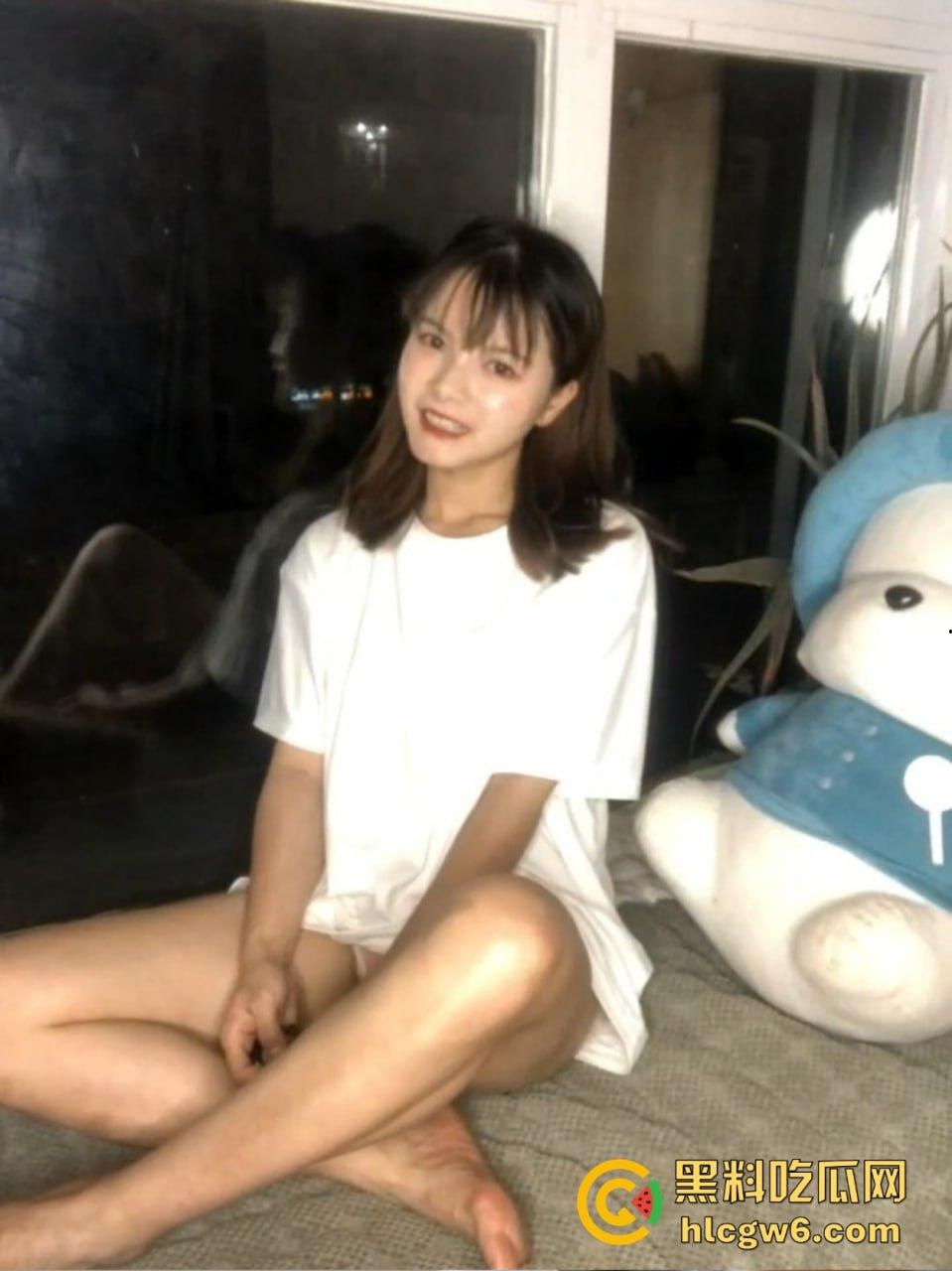 深圳人妻【孙萍萍】婚内出轨，白天被草到腿软精液未擦直接回家，嘴上还嫌老公不行，孩子像谁都成问题！-1