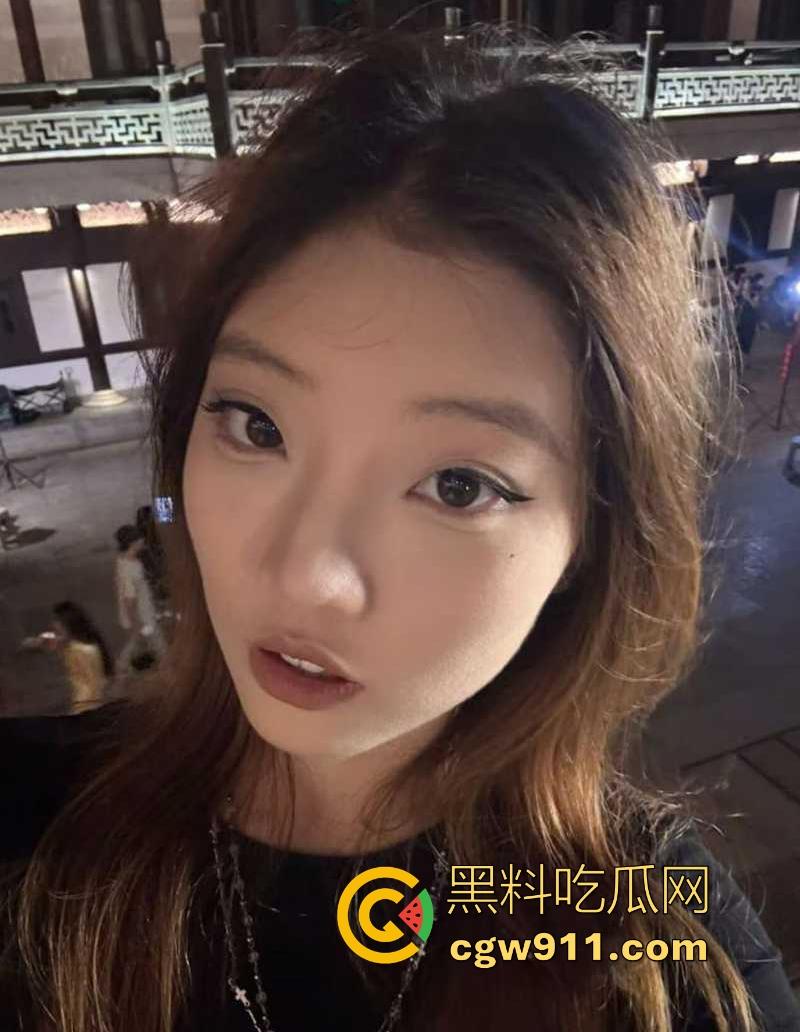 浙江反差女大【王钰婷】不雅视频流出，白虎蜜穴粉嫩诱人，约炮成瘾榨精母狗，无套爆操叫声超淫！-8