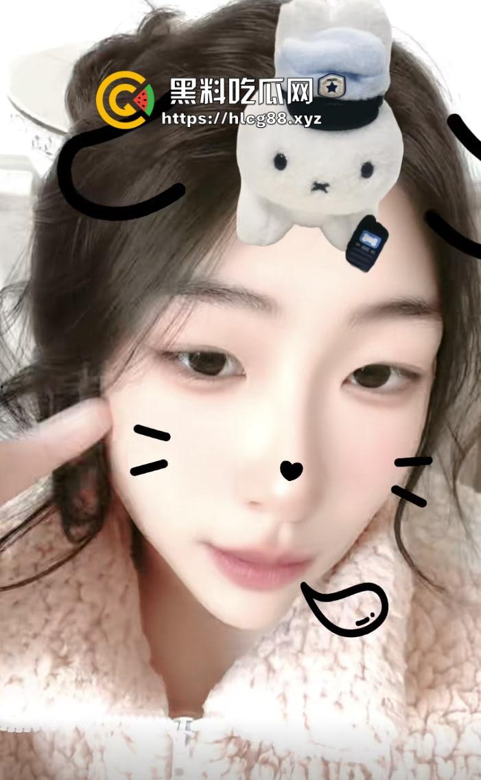 江苏无锡大奶骚妹『热欲』抖音连麦开撸，礼物一刷小粉逼随便看，急找长期鸡巴包养！-4