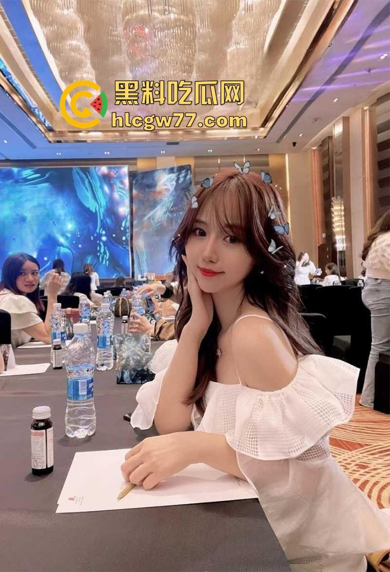 海角乱伦之嫂子的致命诱惑 嫂子的肥穴让我欲罢不能 只好代替大哥好好跟嫂子玩耍-2