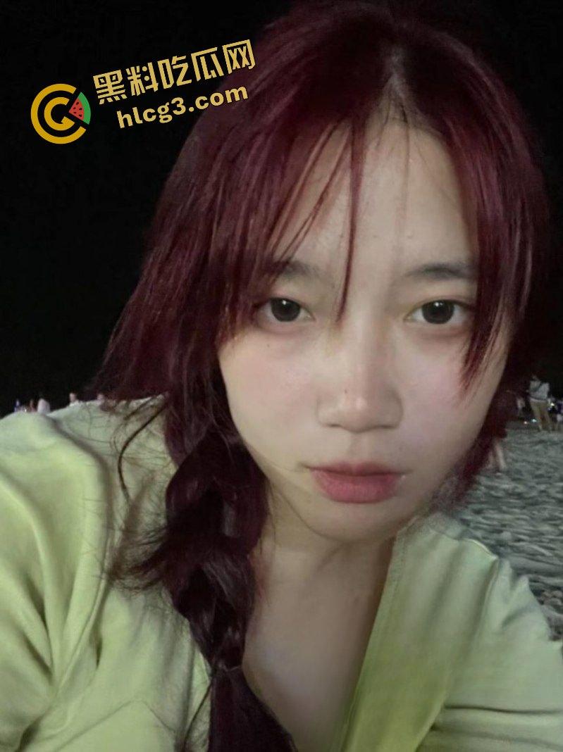 青岛理工大学反差婊『孟静萱』红发女大 被包养调教成小母狗 鞭子抽打 爬行后入 即听话又骚贱！-1