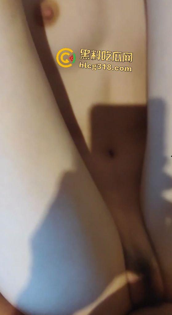 公司销售为了不被炒鱿鱼成M女性瘾成狂，被高管后入操到肩胛骨蝴蝶飞舞！-8