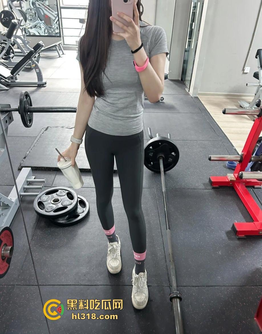 约炮外五县极品健身瑜伽裤，颜值超高臀部饱满，穿情趣内衣被无情后入猛烈抽插，诱惑无比！-6