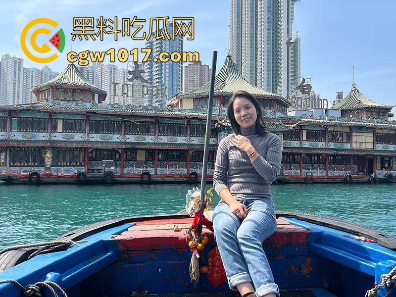 看似颜值不高的熟女少妇，实则这种是做爱的不二选择，熟练的技巧，极具诱惑的挑逗，分分钟让你缴械投降！-2