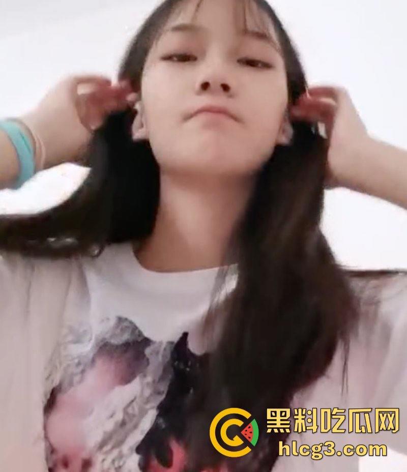 云南昆明工业职业技术学院母狗【杨佳慧】舞蹈生身材裸聊自慰被曝光！-2