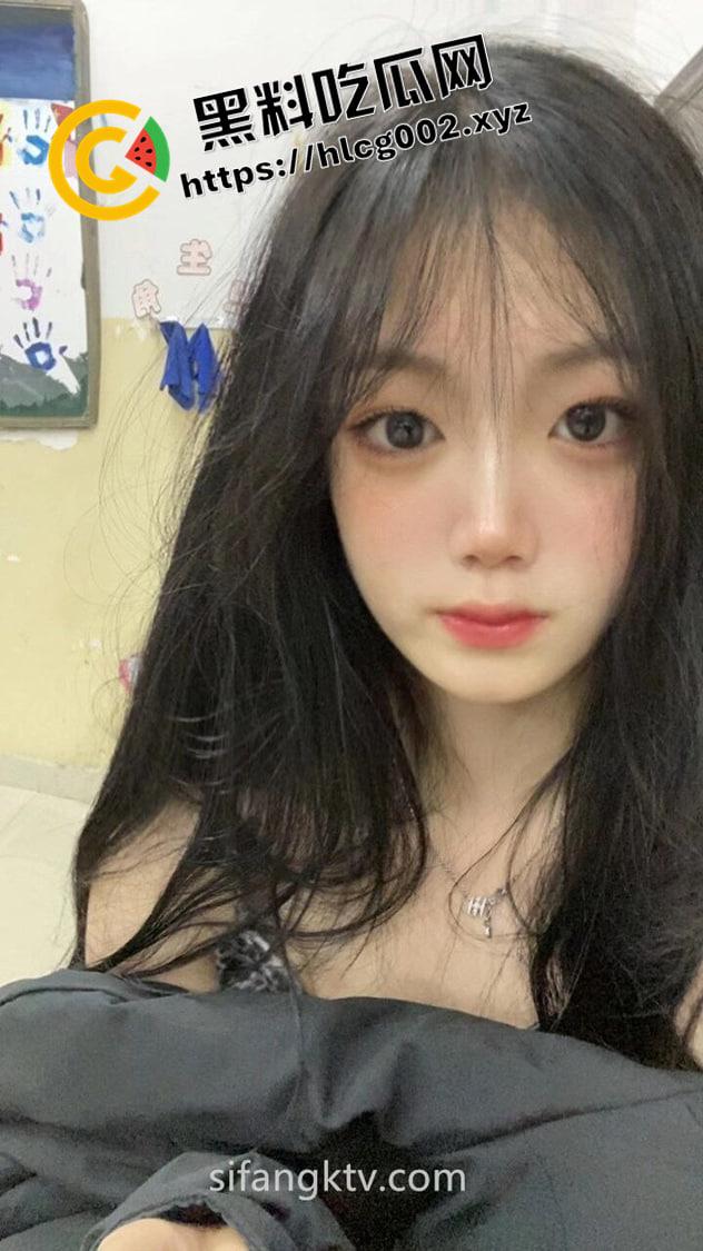 印象足拍付费流出！甜美在校学妹的美脚足交 笑起来哥哥的心都花了 赶快把大屌塞进嘴里-7