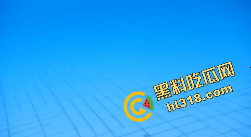 泳池里骚逼女直接脱泳裤露鲍鱼，在线钓鱼引全场潜水哥蠢蠢欲动，水下风景比水面还刺激！-11