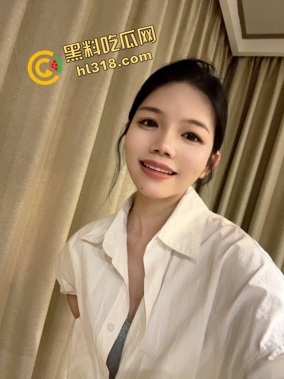 野外车震把骚母狗调教到极致，没扩阴道具直接拿挡杆用，整个挡杆被吞进去，每次挂挡思想不纯洁了！-3