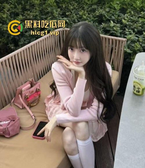 安徽理工校花李珊珊酒店双飞！富二代兄弟轮番爆操，长腿高翘到痉挛！-3