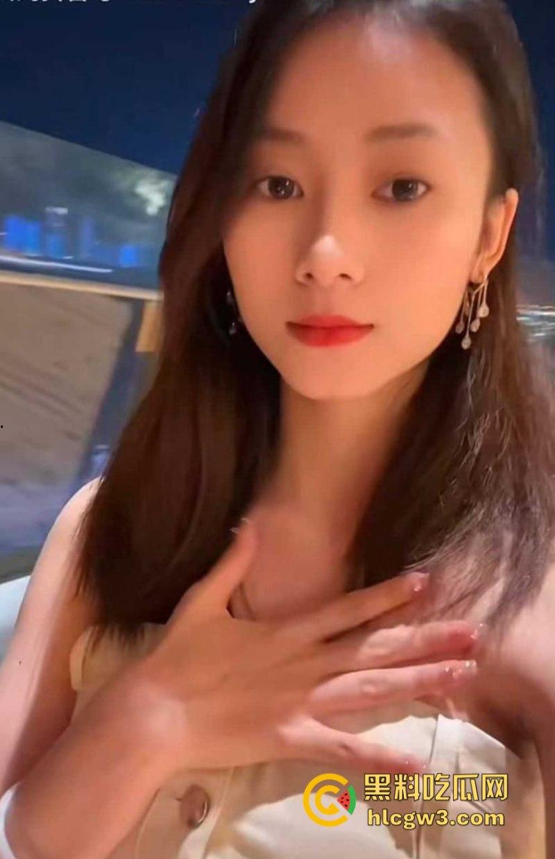 21岁模特级绝品前女友【蔡玲】被渣男泄密裸聊视频 还是一位喜欢吃鸡操逼的反差母狗！-3