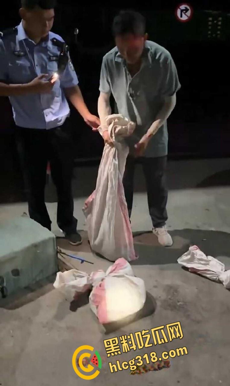 偷狗贼改偷猫了，一晚上偷窃十几只猫， 被路人几兄弟抓获， 报警后偷猫者声称第一次 !-3