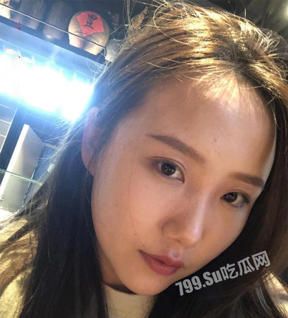 云盘泄密！超高颜值反差巨乳良家少妇 完美露脸与老公自拍啪啪视频泄漏 恬静的外表下隐藏着一颗淫荡的心-11